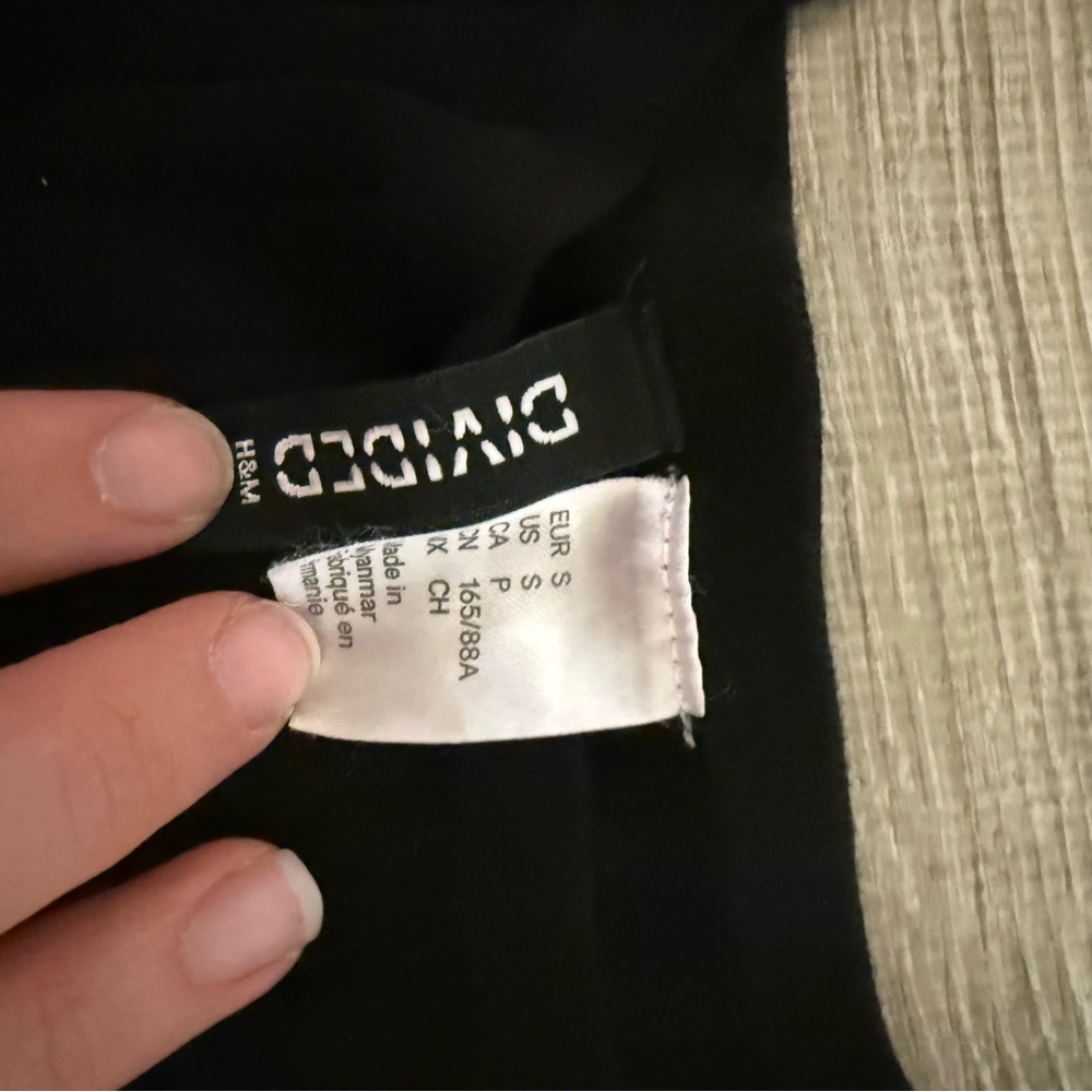 H&M Black Ribbed Tank Top - Picture 3 of 3